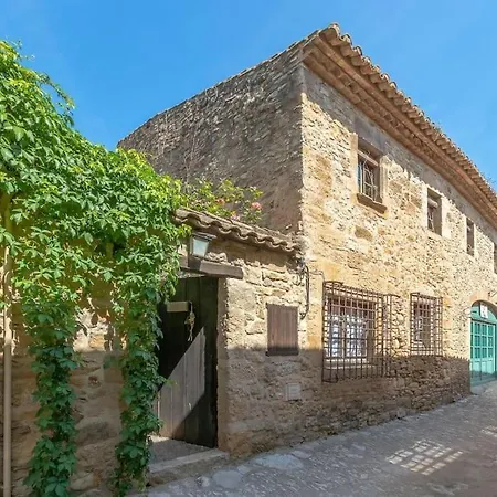 Preciosa En El Centro De Peratallada